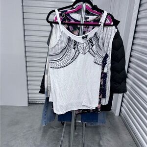 Torrid | Sleeveless Tank with Ikat Design in White and Black | size 2